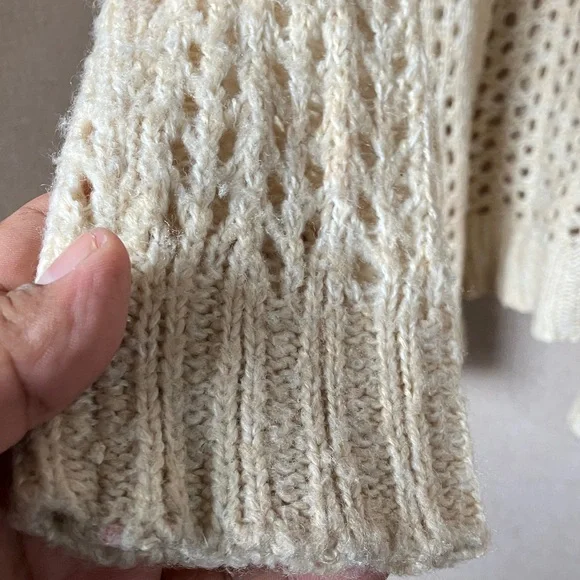 FINAL MARKDOWN Wet Seal Cream Acrylic Sweater medium - Picture 6 of 11